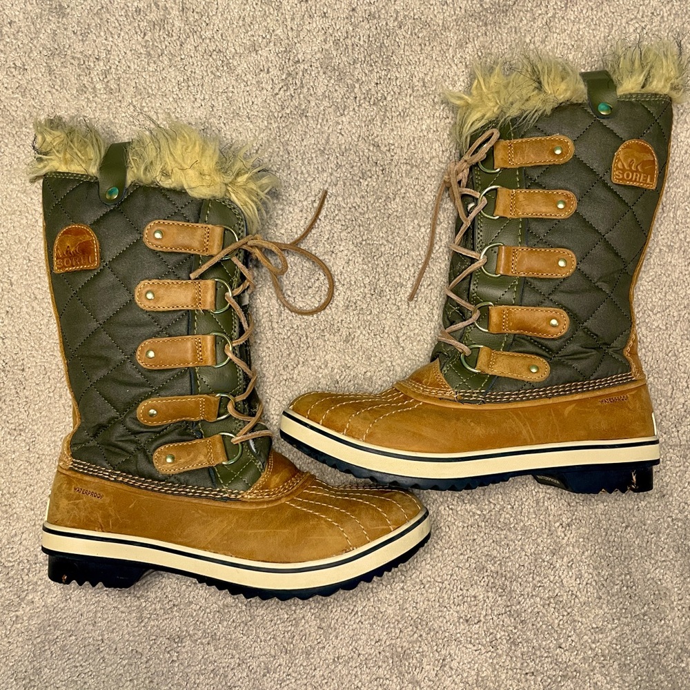 Women’s Sorel Tofino Dark Olive Waterproof Boots
